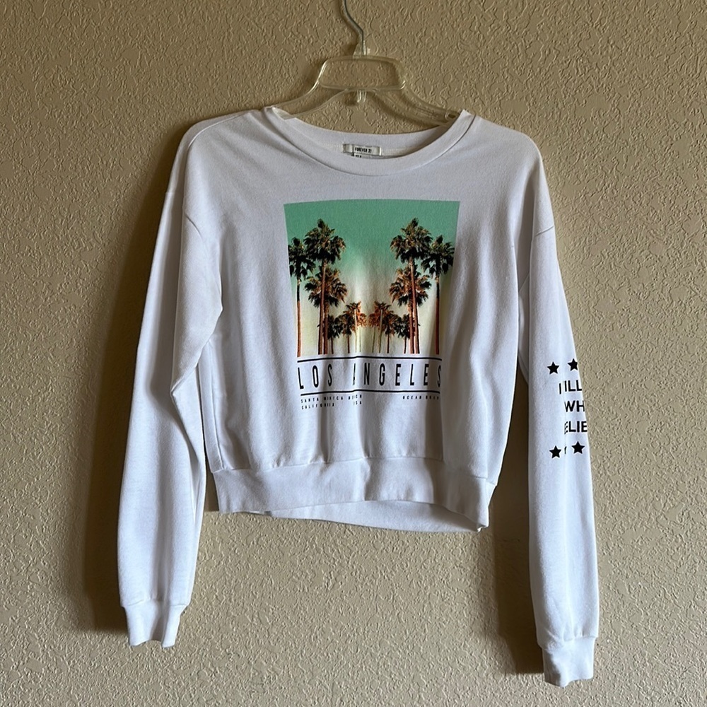 Forever 21 white crop top size small palm tree Los Angeles sweater